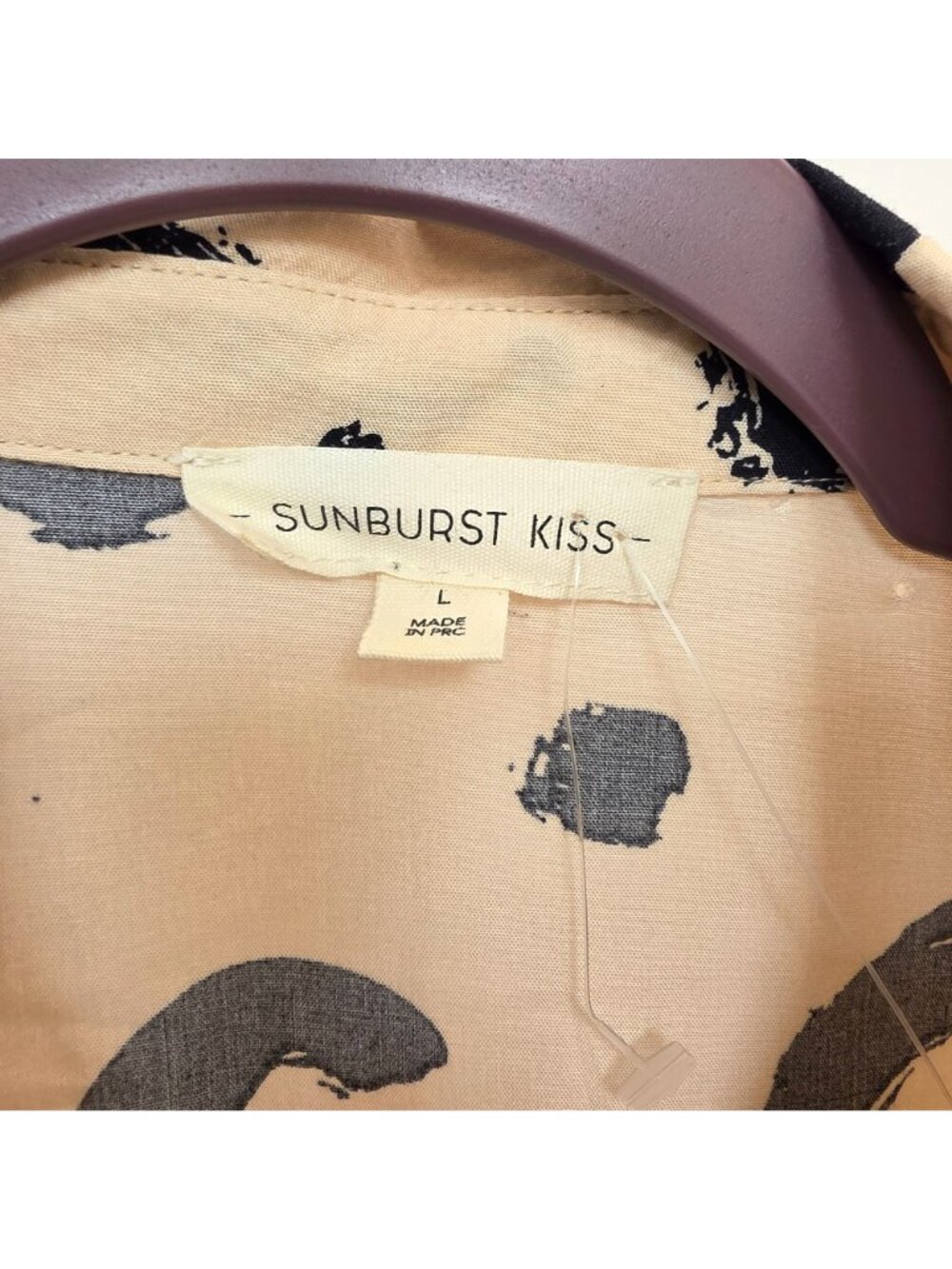 Sunburst Kiss Abstract Blouse Womens L Cream Black Twist Front Crop Button Up NW - Picture 4 of 4